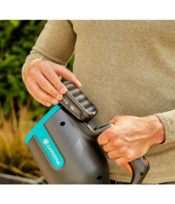 GARDENA Akku-Bläser PowerJet 18V P4A Set -Pflanzenglück Geschäft 6726350 WE MO 009 GARDENAAkkuBlaeserPowerJet18VP4ASet 1