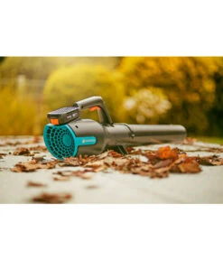 GARDENA Akku-Bläser PowerJet 18V P4A Set -Pflanzenglück Geschäft 6726350 WE MO 015 GARDENAAkkuBlaeserPowerJet18VP4ASet 1